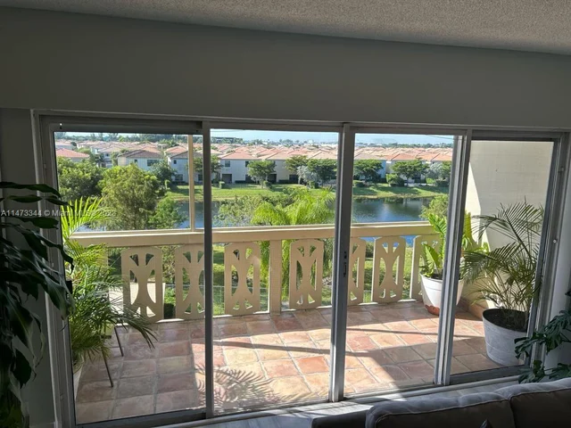 800 NE 195th St # 414, Miami FL 33179