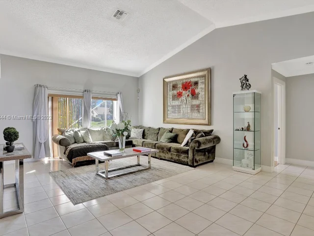 10810 Fox Glen Dr, Boca Raton FL 33428