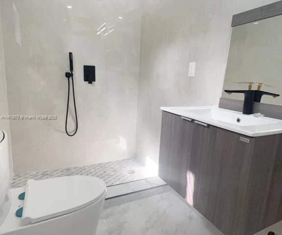 1015 NW 1st Ave # 5, Hallandale Beach FL 33009