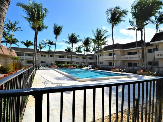 14500 SW 88th Ave # 128, Palmetto Bay FL 33176