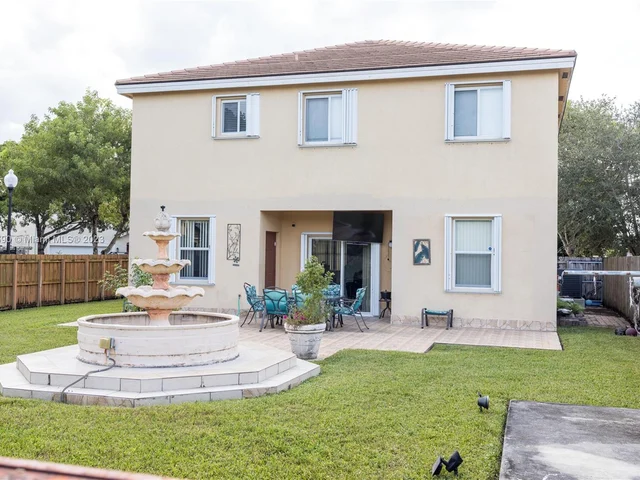 657 SE 30th Ter, Homestead FL 33033