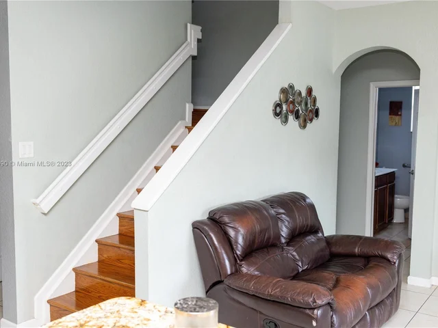 657 SE 30th Ter, Homestead FL 33033