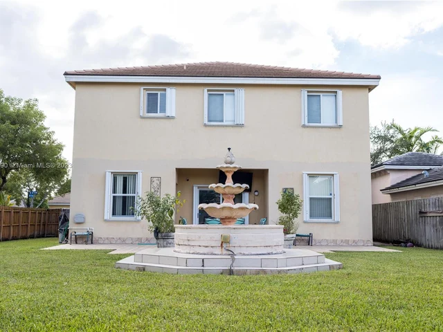 657 SE 30th Ter, Homestead FL 33033