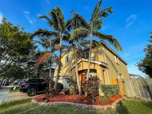 657 SE 30th Ter, Homestead FL 33033