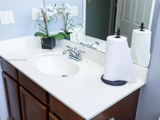 657 SE 30th Ter, Homestead FL 33033