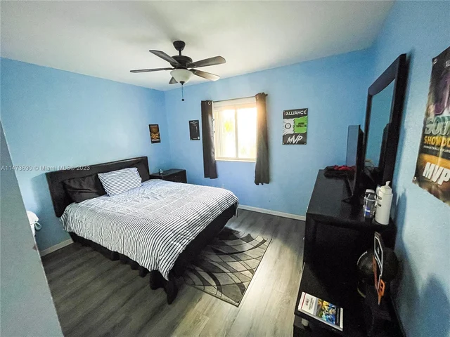 657 SE 30th Ter, Homestead FL 33033