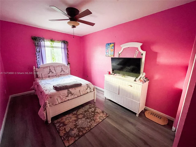 657 SE 30th Ter, Homestead FL 33033