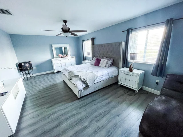 657 SE 30th Ter, Homestead FL 33033