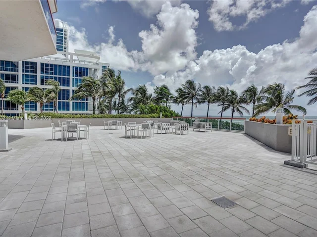 6767 Collins # 901, Miami Beach FL 33141