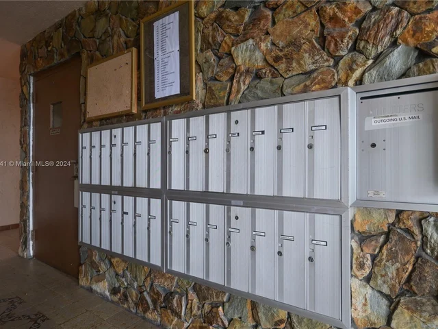 201 SE 11th Ter # 405, Dania Beach FL 33004