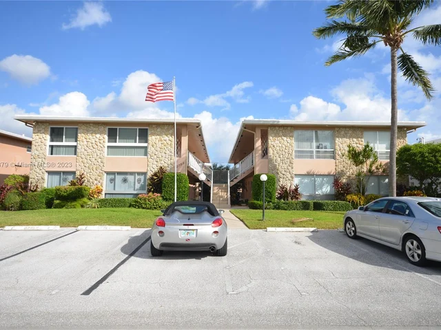 2753 NE 28th St # 8E, Lighthouse Point FL 33064