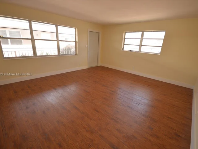 2753 NE 28th St # 8E, Lighthouse Point FL 33064