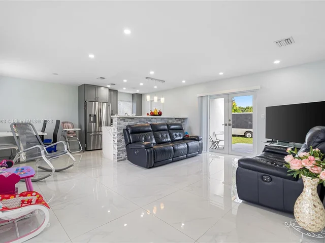 509 NW 15th St, Homestead FL 33030