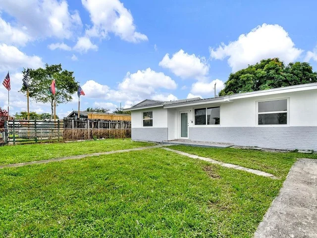 3050 NW 71st St, Miami FL 33147