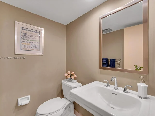 808 Cypress Blvd # 302, Pompano Beach FL 33069