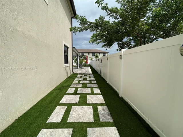 3465 W 110th Ter, Hialeah FL 33018