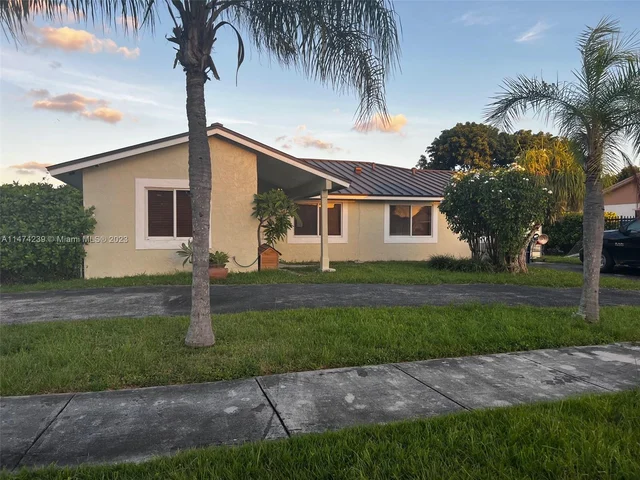 5305 SW 135th Ct, Miami FL 33175