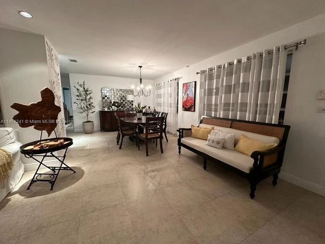 15060 SW 80th Ave, Palmetto Bay FL 33158