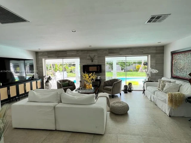 15060 SW 80th Ave, Palmetto Bay FL 33158