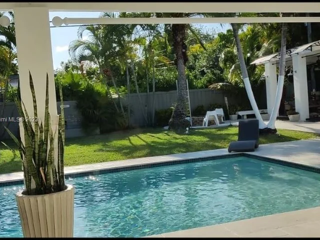 15060 SW 80th Ave, Palmetto Bay FL 33158