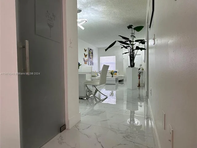 2207 SE 23rd Ave # 2207, Homestead FL 33035