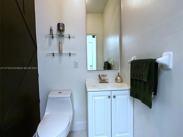 2207 SE 23rd Ave # 2207, Homestead FL 33035