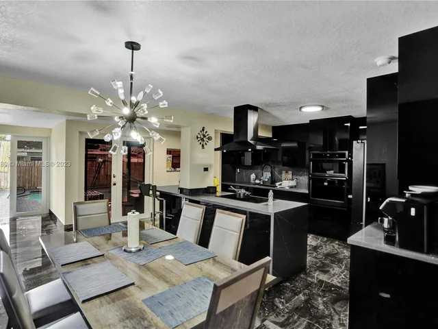 1082 W 71st St, Hialeah FL 33014