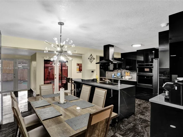 1082 W 71st St, Hialeah FL 33014