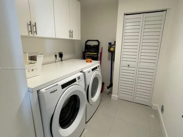 5350 NW 84th Ave # 1201, Doral FL 33166