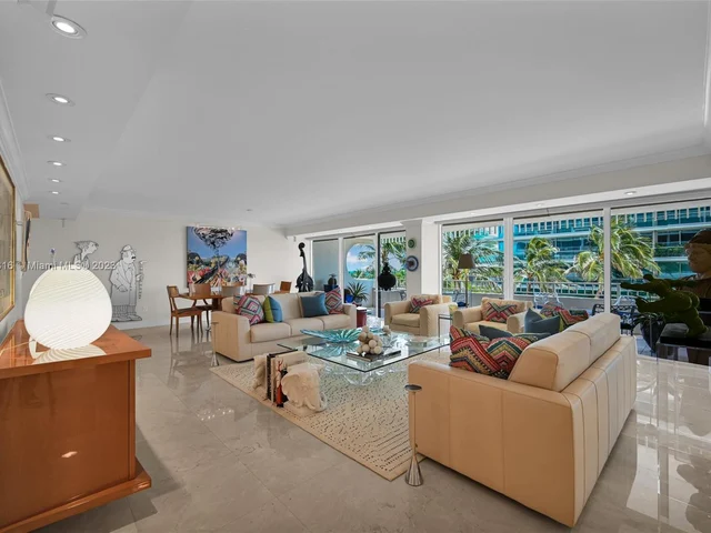 10205 Collins Ave # 207, Bal Harbour FL 33154