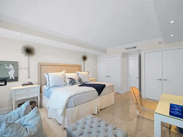 10205 Collins Ave # 207, Bal Harbour FL 33154