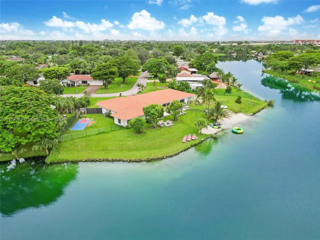 12505 SW 112th Ct, Miami FL 33176