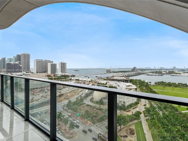 1000 Biscayne Blvd # 1902, Miami FL 33132