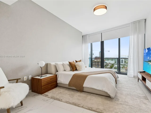 1000 Biscayne Blvd # 1902, Miami FL 33132