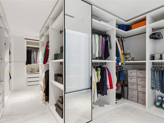 1000 Biscayne Blvd # 1902, Miami FL 33132