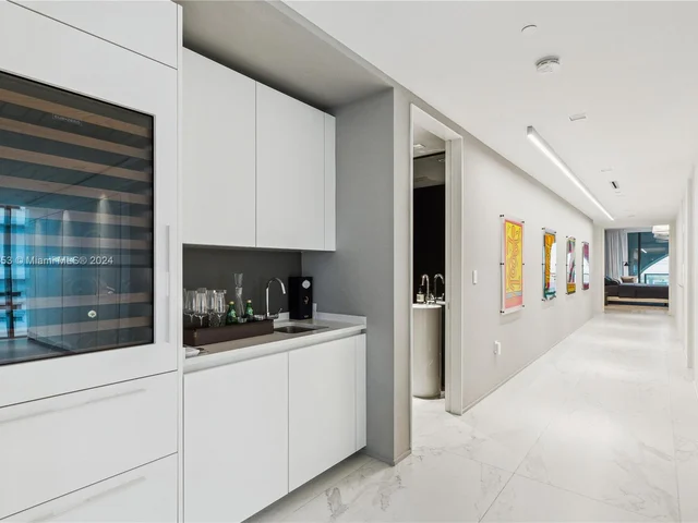 1000 Biscayne Blvd # 1902, Miami FL 33132