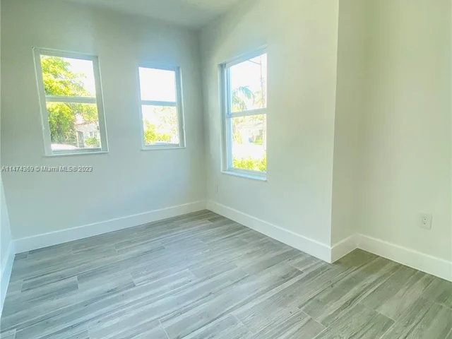 2426 SW 25th St # 2426, Miami FL 33133