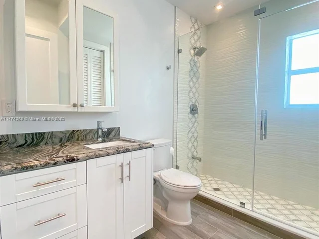 2426 SW 25th St # 2426, Miami FL 33133