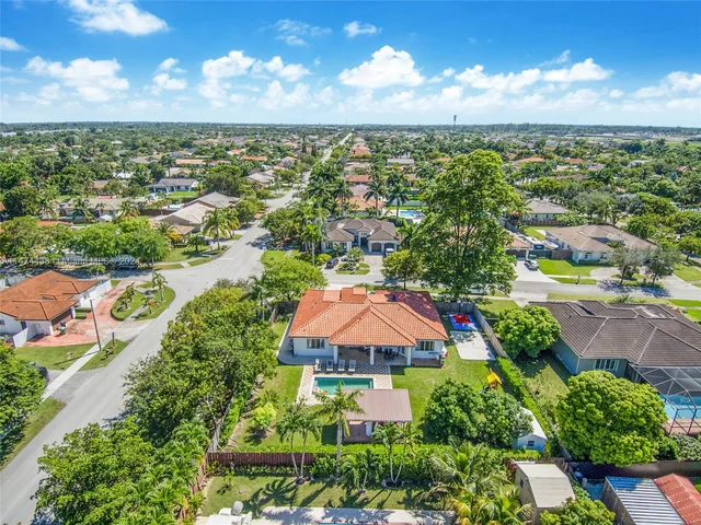 13201 SW 204th St, Miami FL 33177