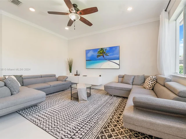 13201 SW 204th St, Miami FL 33177