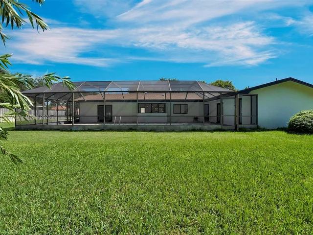 16842 SW 86th Ave, Palmetto Bay FL 33157