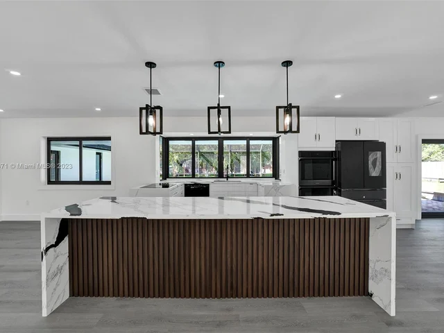 16842 SW 86th Ave, Palmetto Bay FL 33157