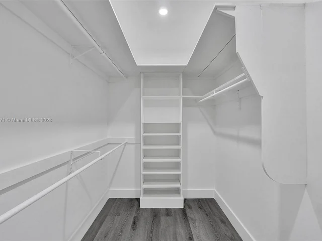 16842 SW 86th Ave, Palmetto Bay FL 33157