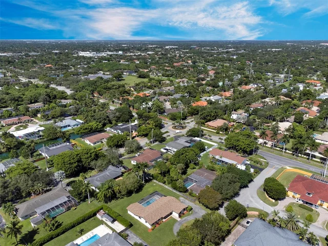 16842 SW 86th Ave, Palmetto Bay FL 33157