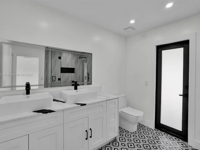 16842 SW 86th Ave, Palmetto Bay FL 33157