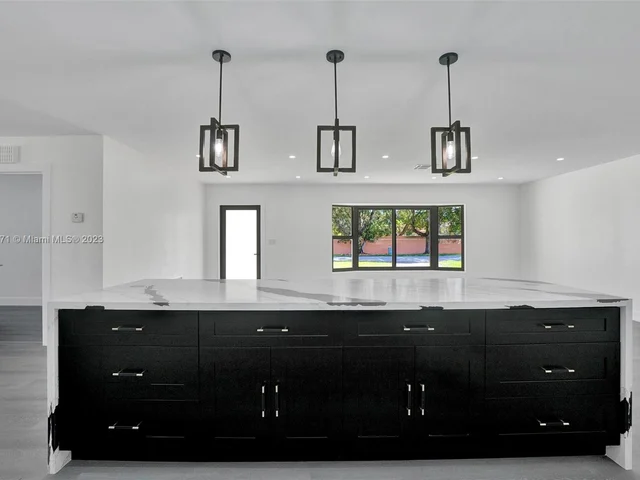 16842 SW 86th Ave, Palmetto Bay FL 33157