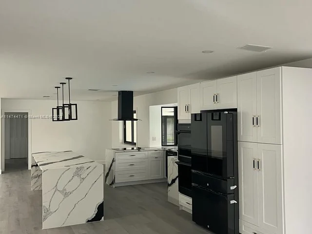 16842 SW 86th Ave, Palmetto Bay FL 33157