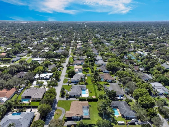 16842 SW 86th Ave, Palmetto Bay FL 33157