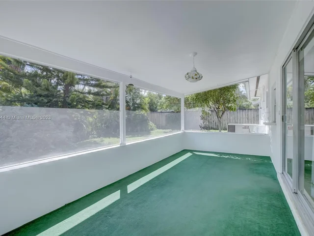 5240 NE 17th Ter, Fort Lauderdale FL 33334