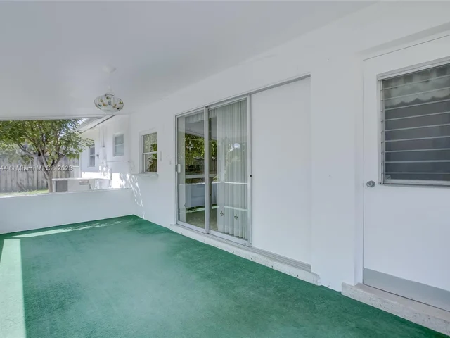 5240 NE 17th Ter, Fort Lauderdale FL 33334